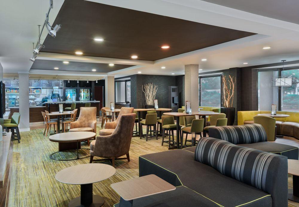 Courtyard Lafayette Airport Hotel Екстериор снимка