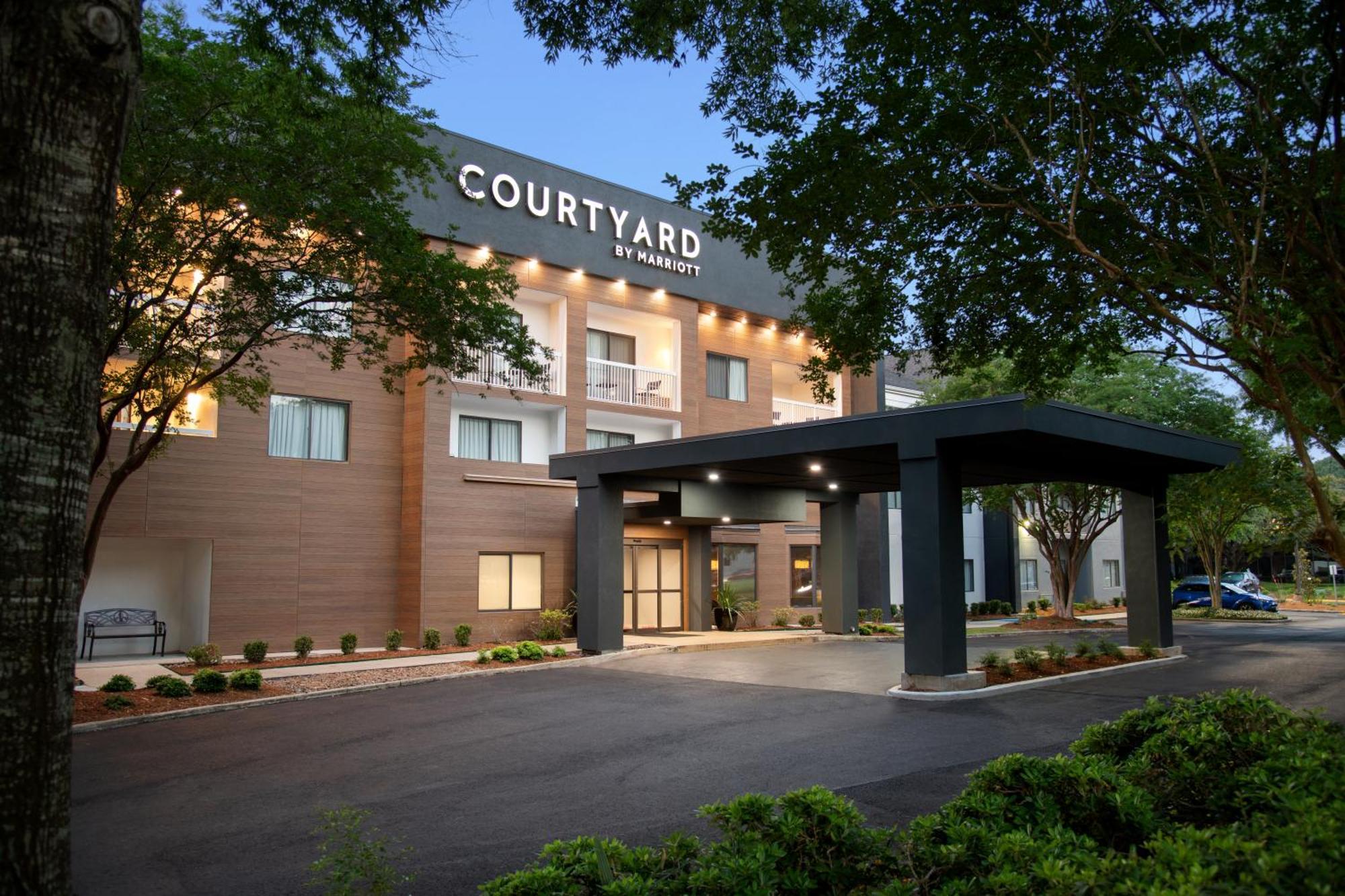 Courtyard Lafayette Airport Hotel Екстериор снимка