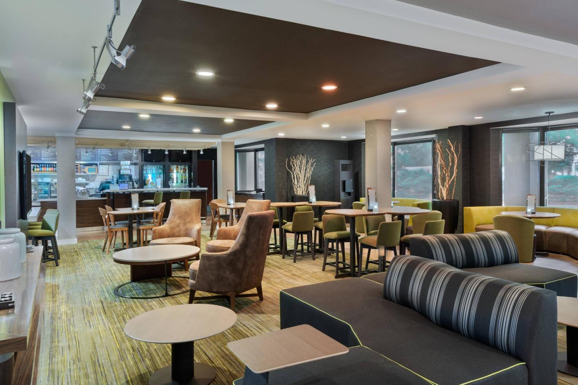 Courtyard Lafayette Airport Hotel Екстериор снимка