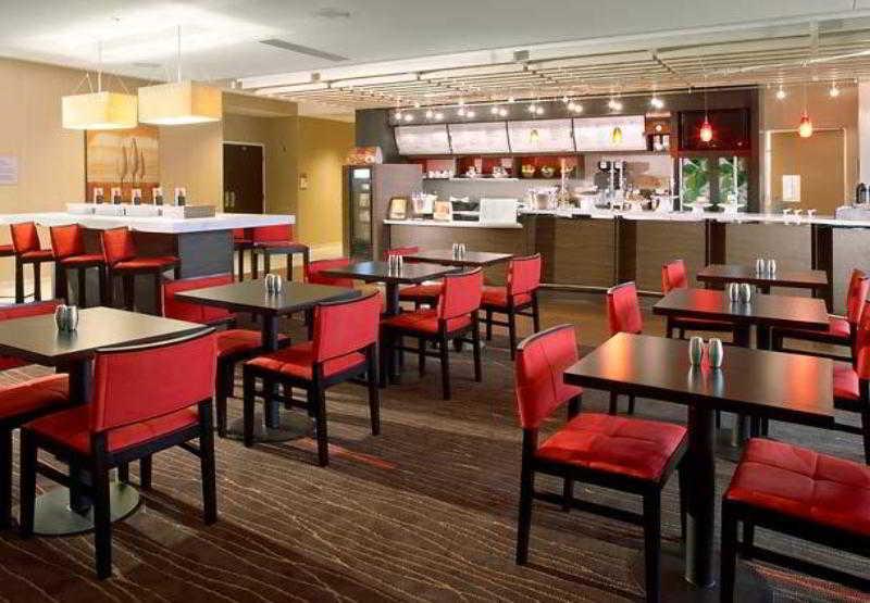 Courtyard Lafayette Airport Hotel Ресторант снимка