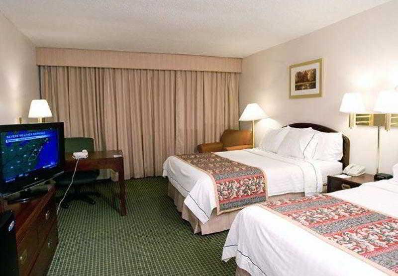Courtyard Lafayette Airport Hotel Стая снимка