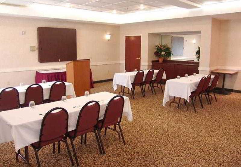 Courtyard Lafayette Airport Hotel Съоръжения снимка